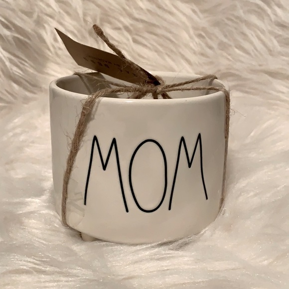 Rae Dunn Planter - Picture 1 of 2